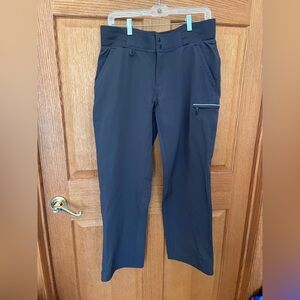 Duluth trading Performance Utility Pants 6 pockets
